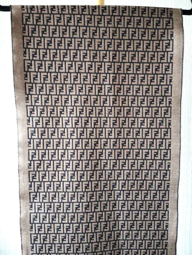 美品　FENDI　フェンディ　マフラー　ストール　ズッカ柄　リバーシブル　ウール
