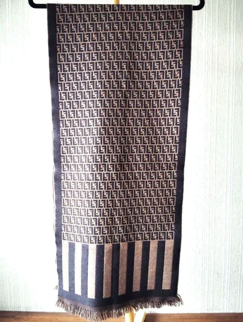 美品　FENDI　フェンディ　マフラー　ストール　ズッカ柄　リバーシブル　ウール