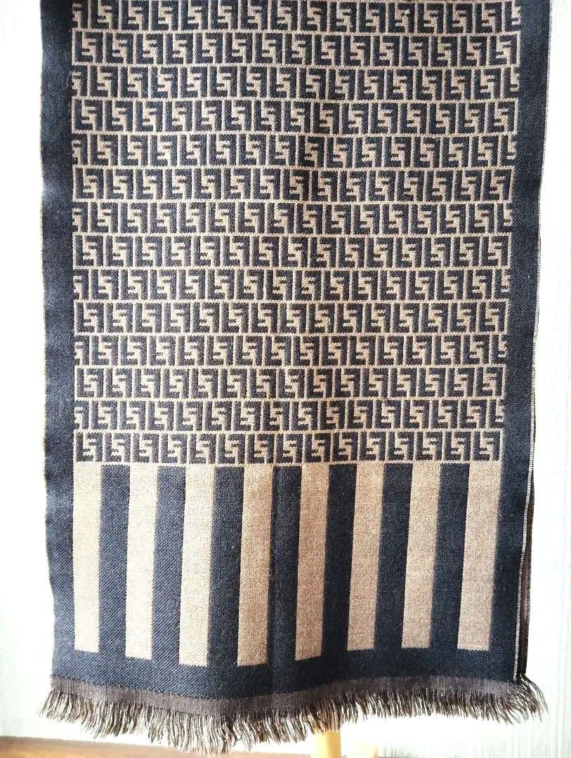 美品　FENDI　フェンディ　マフラー　ストール　ズッカ柄　リバーシブル　ウール