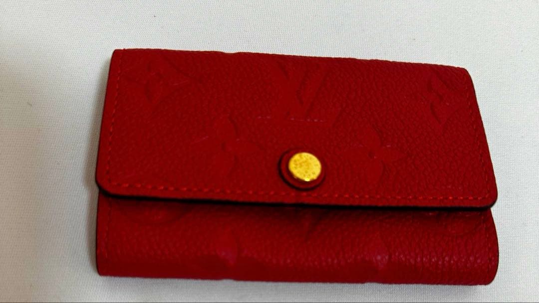 ルイヴィトン　LOUIS VUITTON 赤　キーケース　６連　箱付き　レッド