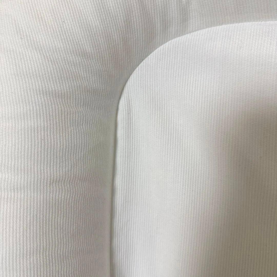 DockATot Deluxe+ ホワイト ベビーベッド