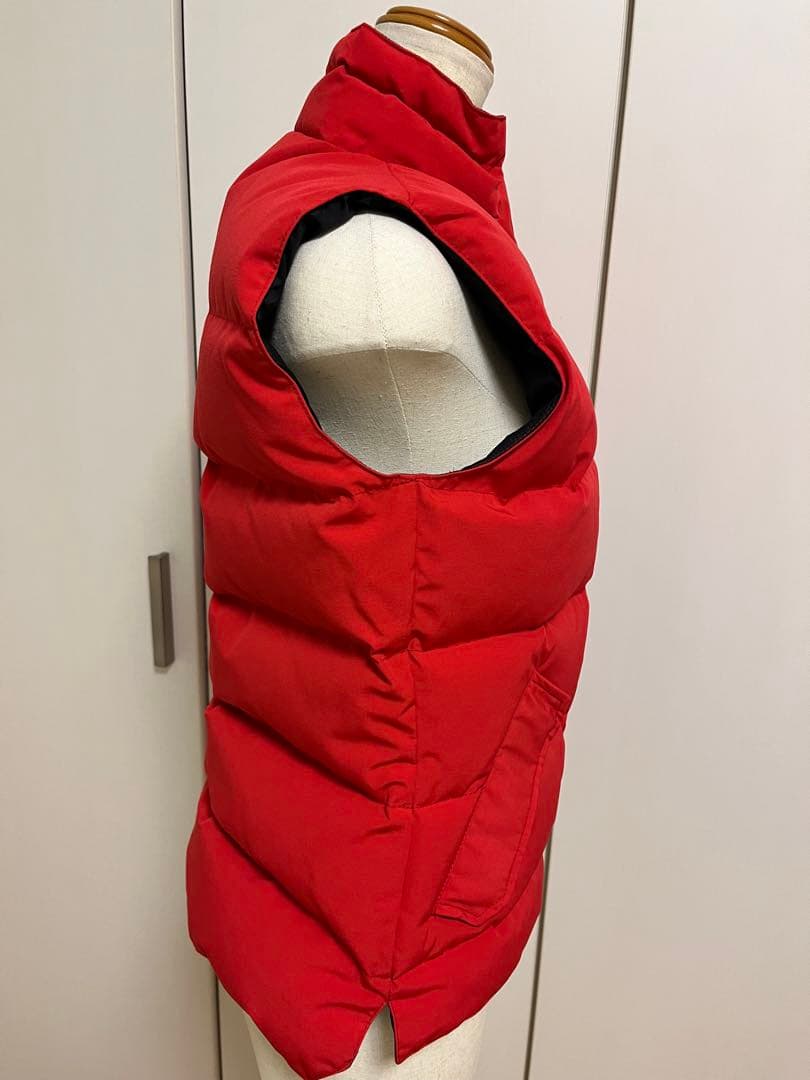  レッド ダウンベスト