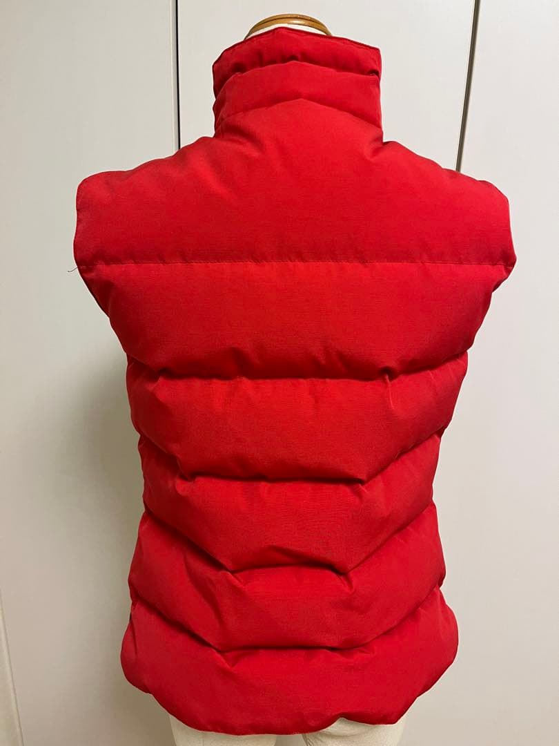   レッド ダウンベスト
