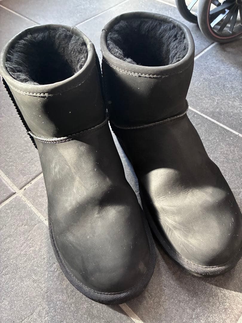 テソシ　UGG ブラック ムートンブーツ