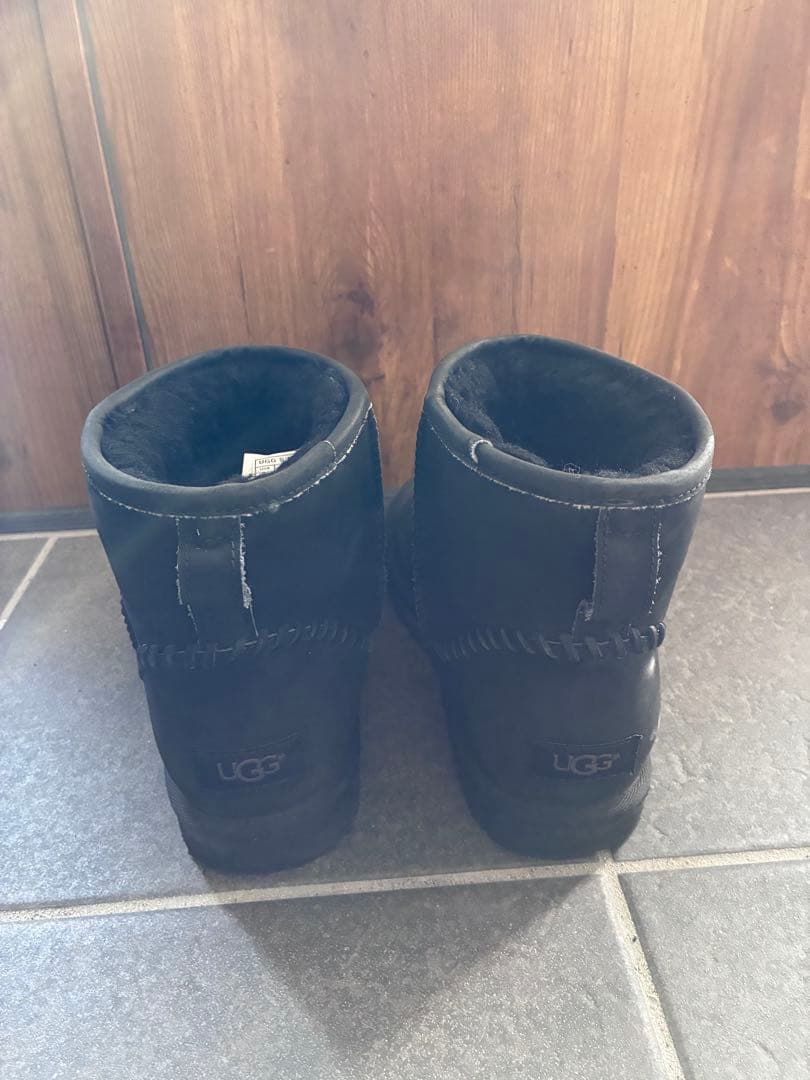 テソシ　UGG ブラック ムートンブーツ