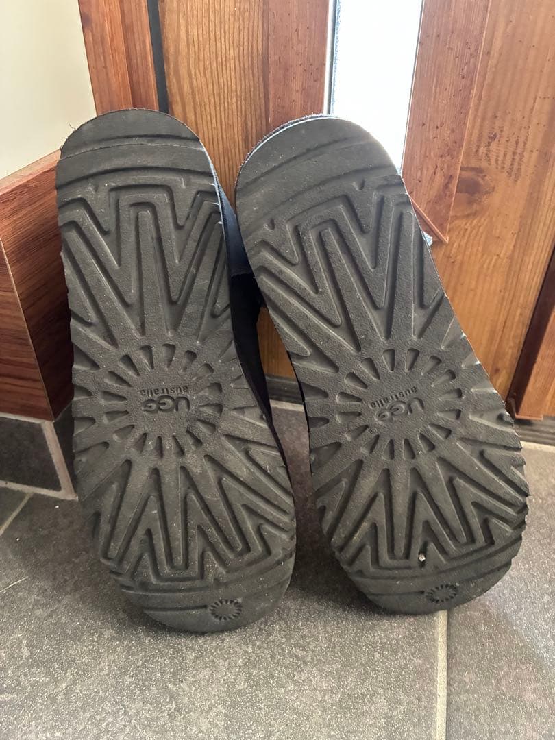 テソシ　UGG ブラック ムートンブーツ