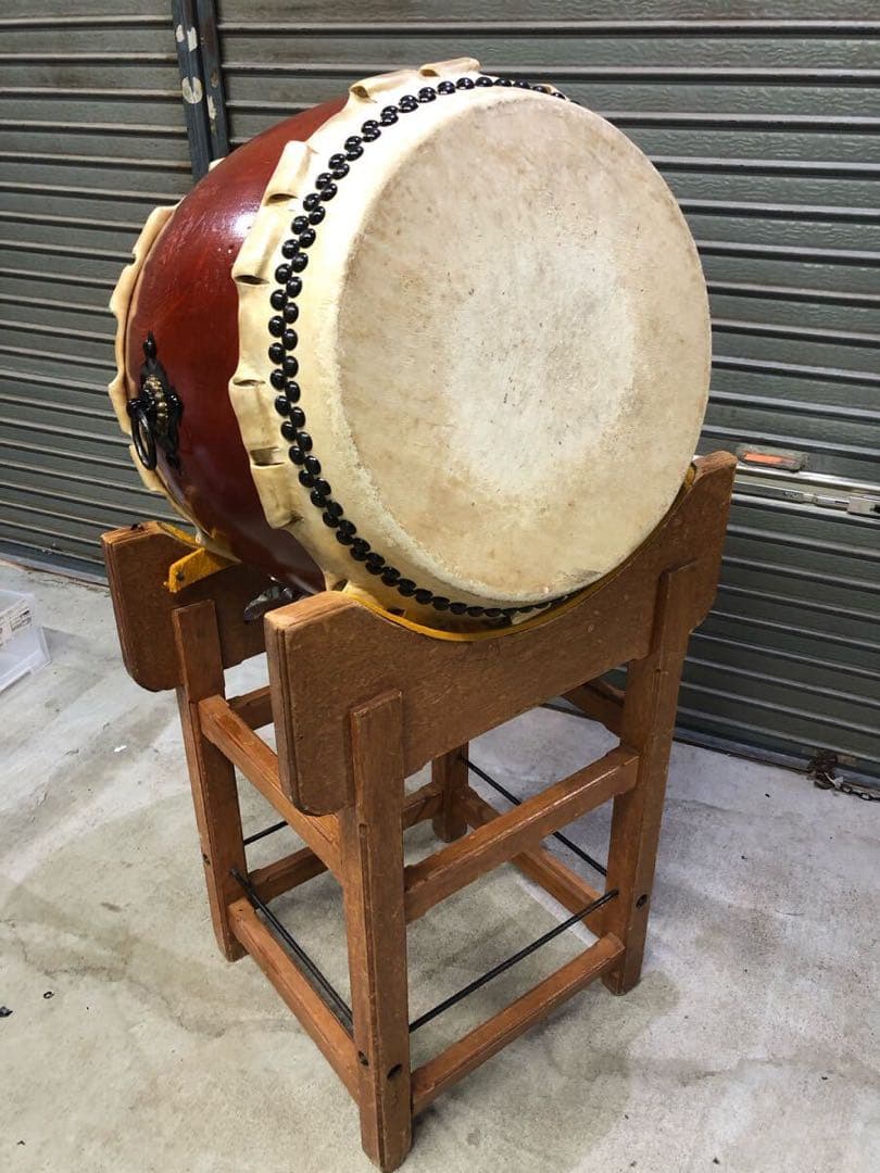 櫓(やぐら) 長胴太鼓　宮太鼓