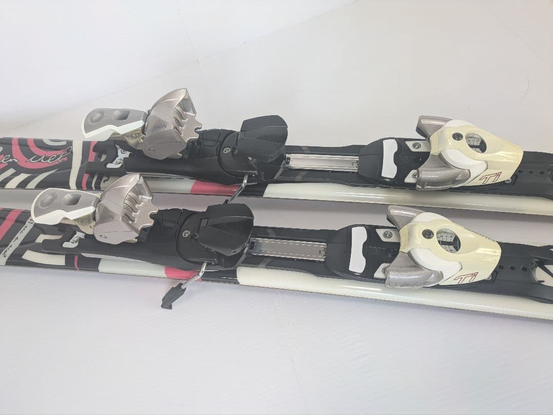 おひさまぱん 即購入OKです♪　サロモン 141cm カービングスキー