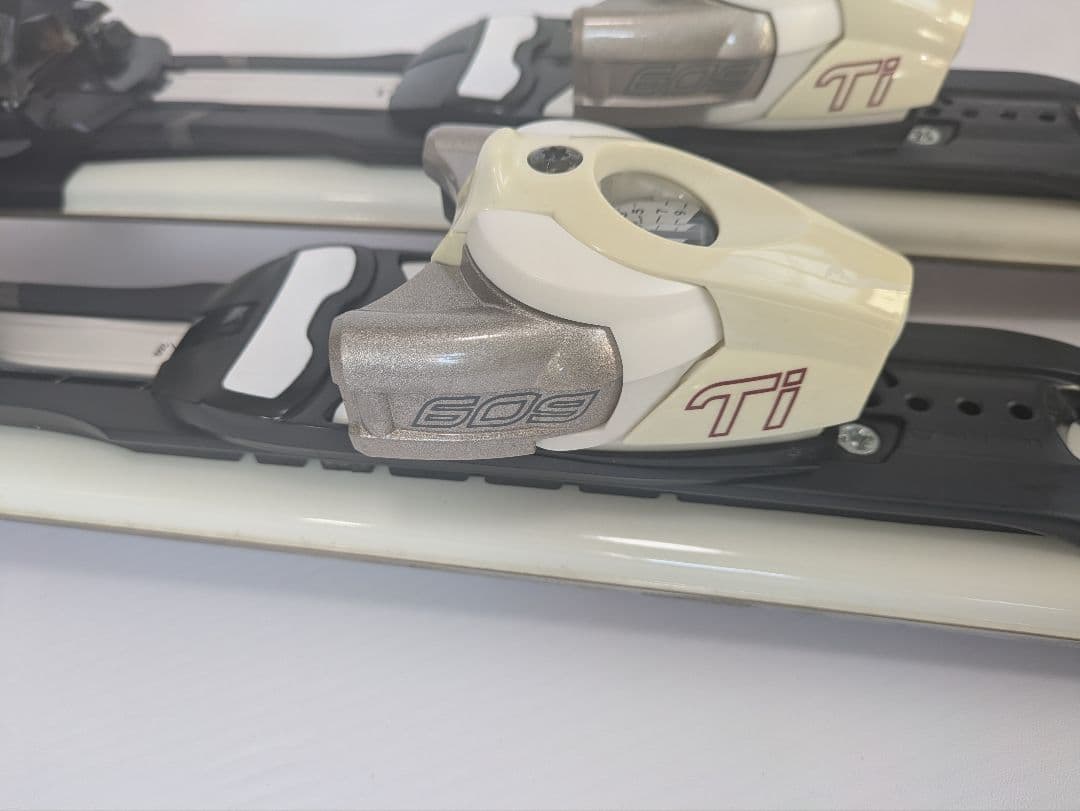 おひさまぱん 即購入OKです♪　サロモン 141cm カービングスキー