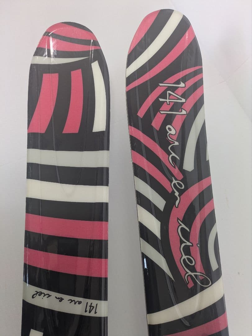 おひさまぱん 即購入OKです♪　サロモン 141cm カービングスキー