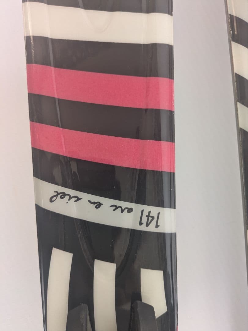 おひさまぱん 即購入OKです♪　サロモン 141cm カービングスキー