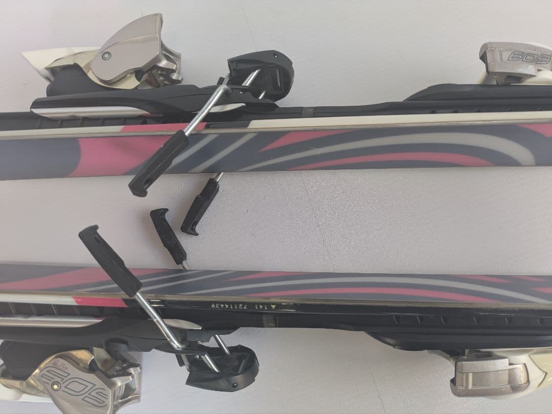 おひさまぱん 即購入OKです♪　サロモン 141cm カービングスキー