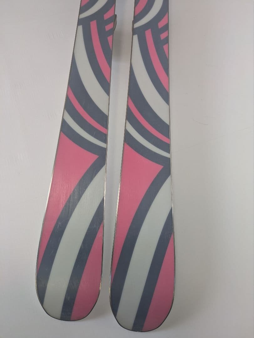 おひさまぱん 即購入OKです♪　サロモン 141cm カービングスキー