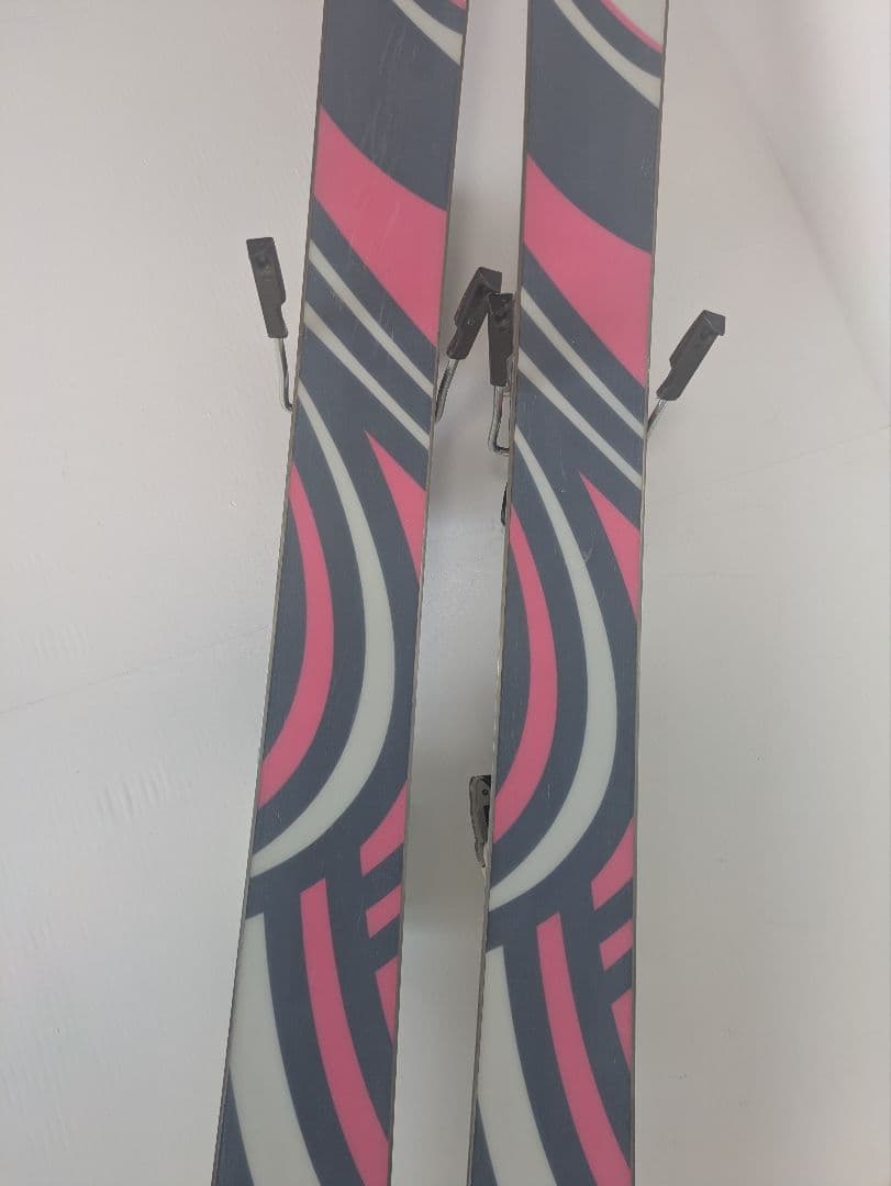 おひさまぱん 即購入OKです♪　サロモン 141cm カービングスキー