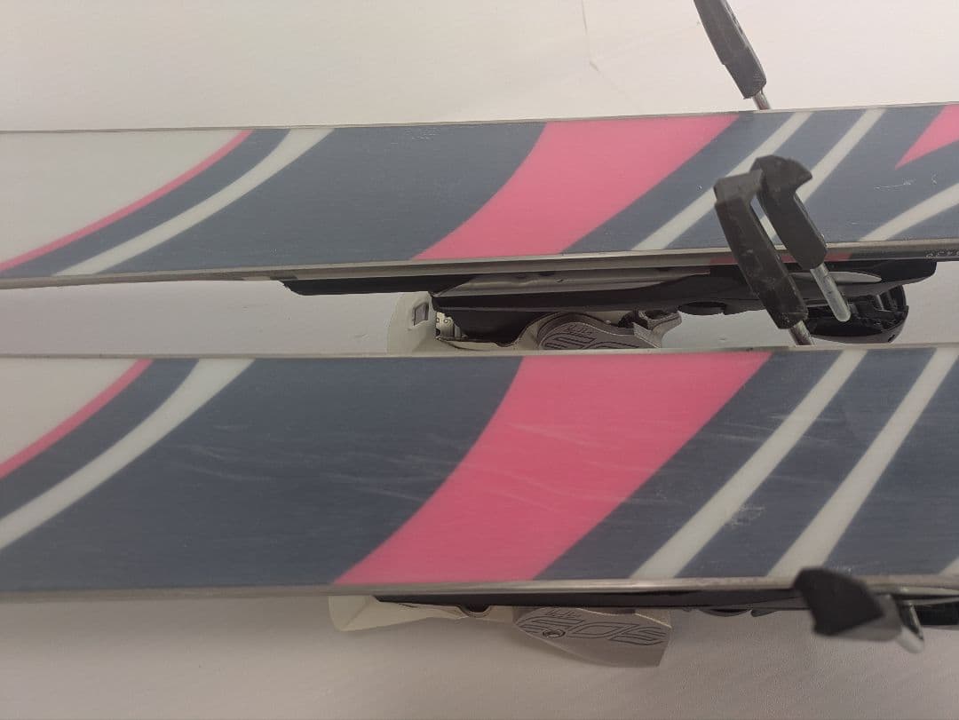 おひさまぱん 即購入OKです♪　サロモン 141cm カービングスキー