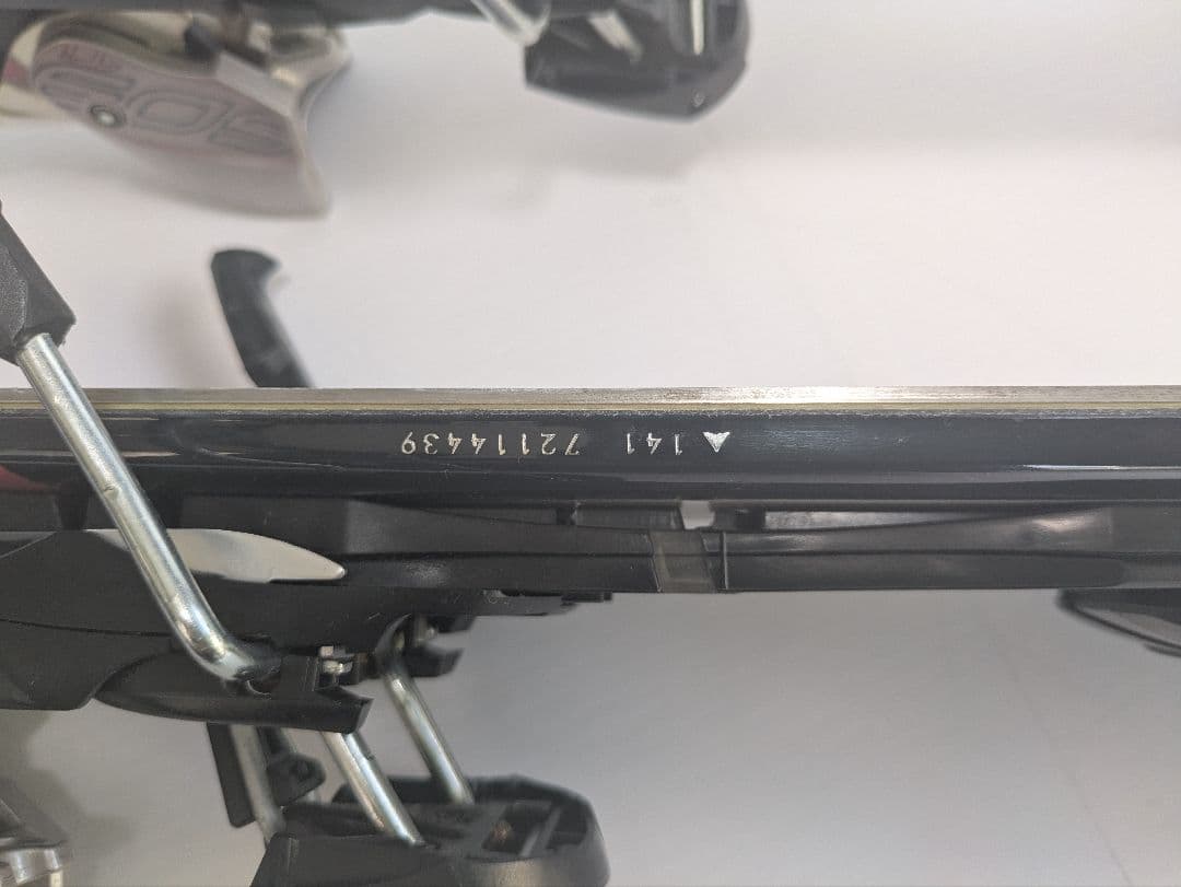 おひさまぱん 即購入OKです♪　サロモン 141cm カービングスキー