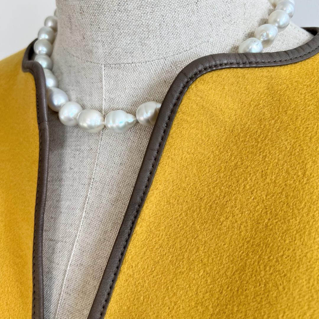 v*e様 ★LOROPIANA★美品★カシミヤ100★羊革ベルト★ケープ★コート