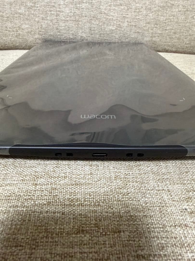 ワコム　Wacom Intuos Pro PTH-660/K0　ペンタブレット