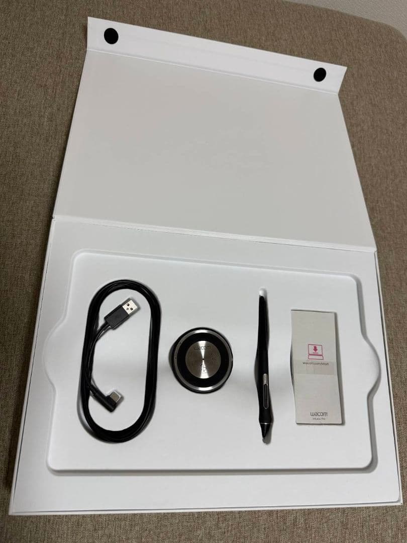 ワコム　Wacom Intuos Pro PTH-660/K0　ペンタブレット