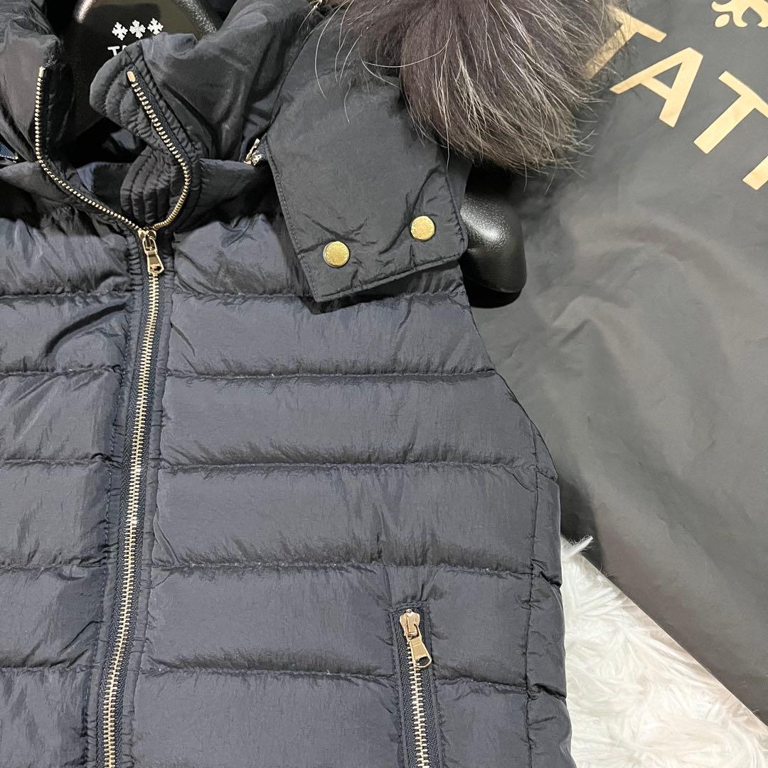 美品 タトラス オルシエラ 軽量ダウンベスト 紺　1 ラクーンファー　3way