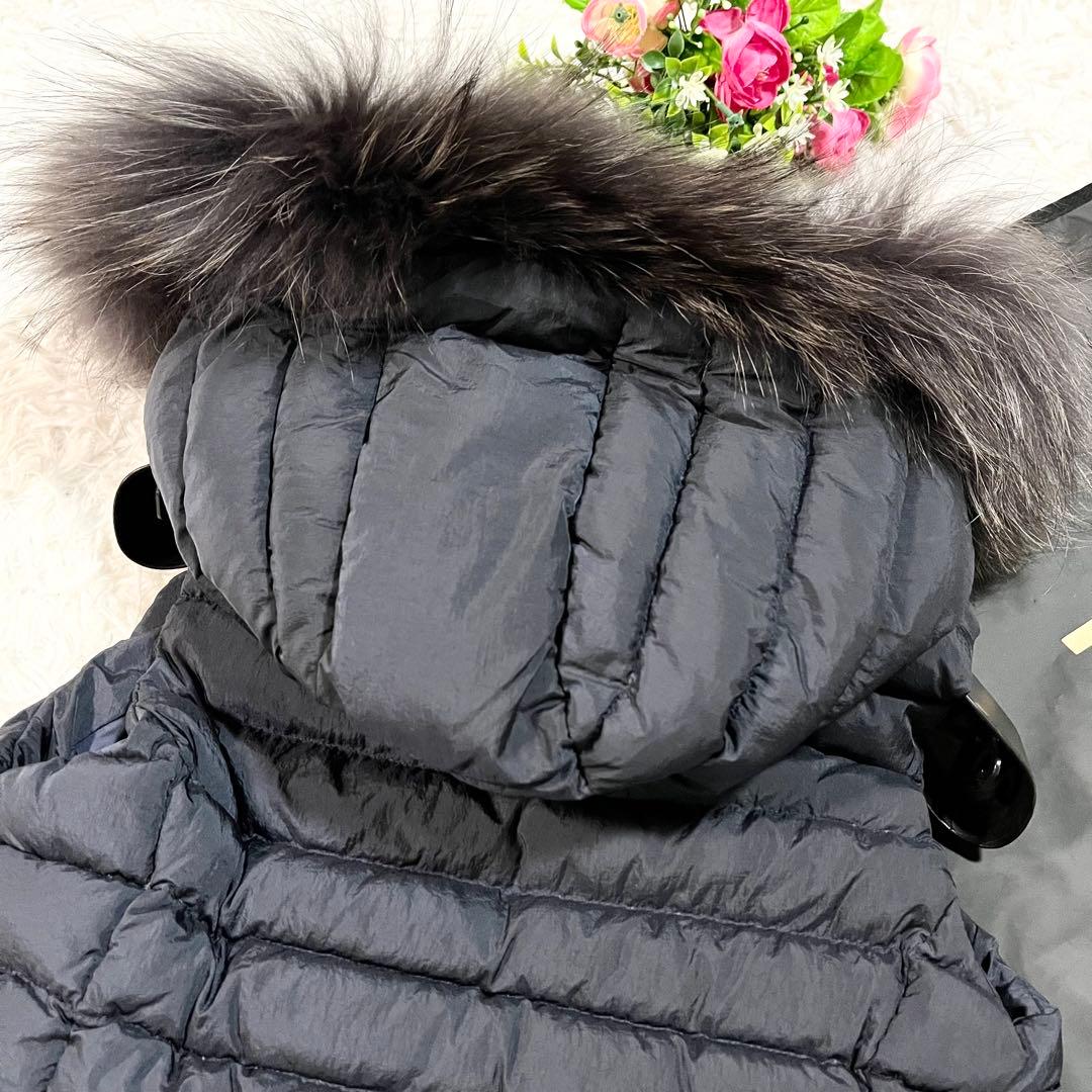 美品 タトラス オルシエラ 軽量ダウンベスト 紺　1 ラクーンファー　3way