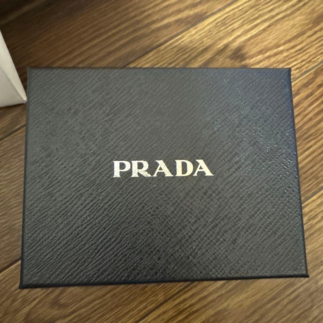 PRADA 財布　箱付き