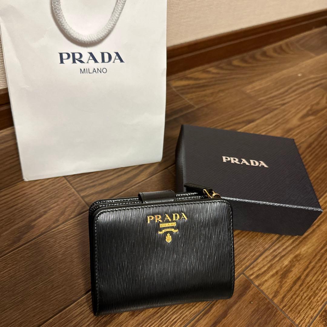 PRADA 財布　箱付き