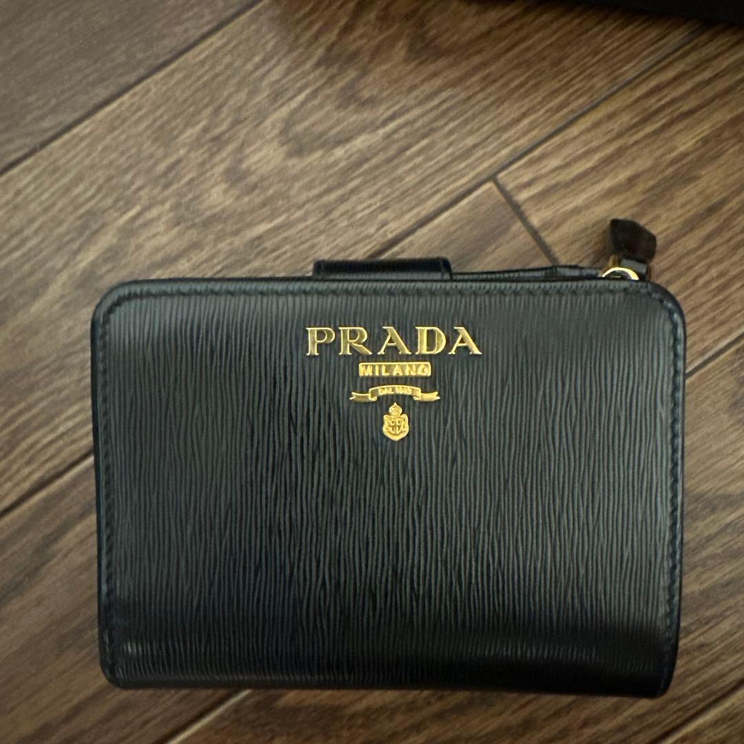 PRADA 財布　箱付き