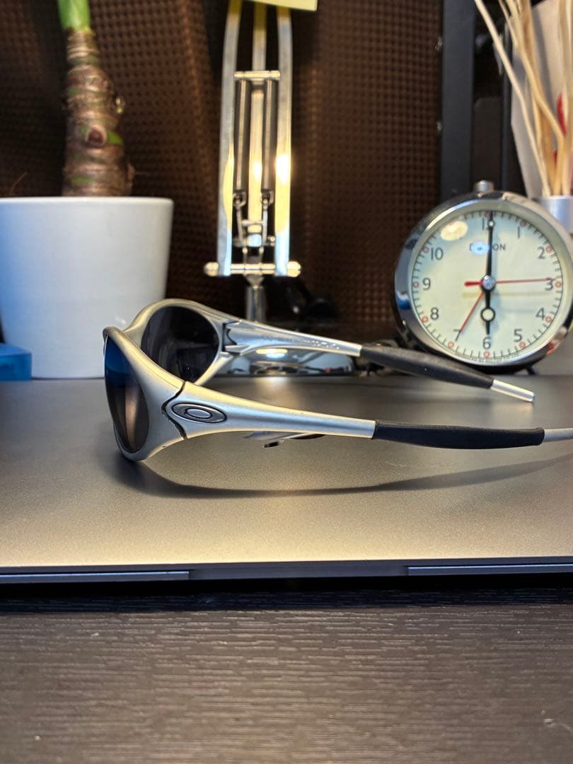 Oakley 00sスポーツサングラス シルバー/ブラック