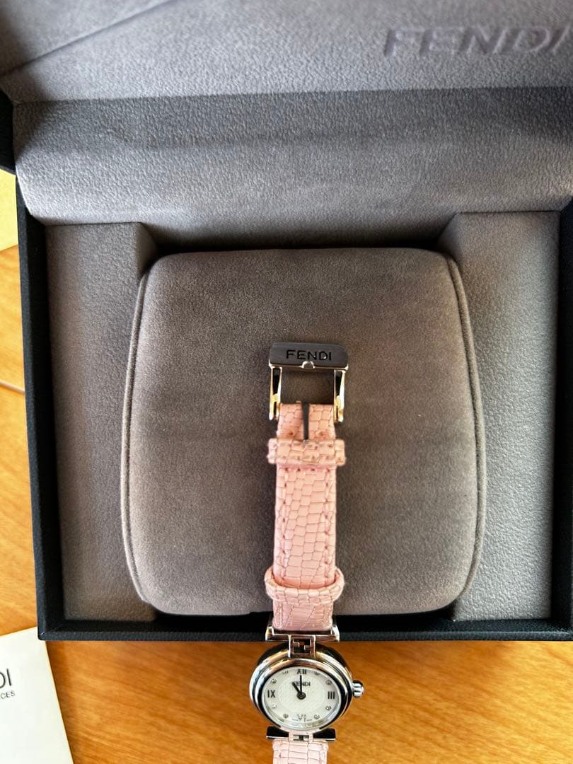 Lily0320V 様FENDI 2700L ピンク クロコダイルレザー 腕時計