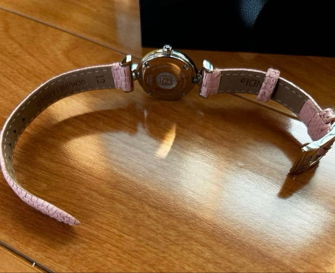 Lily0320V 様FENDI 2700L ピンク クロコダイルレザー 腕時計