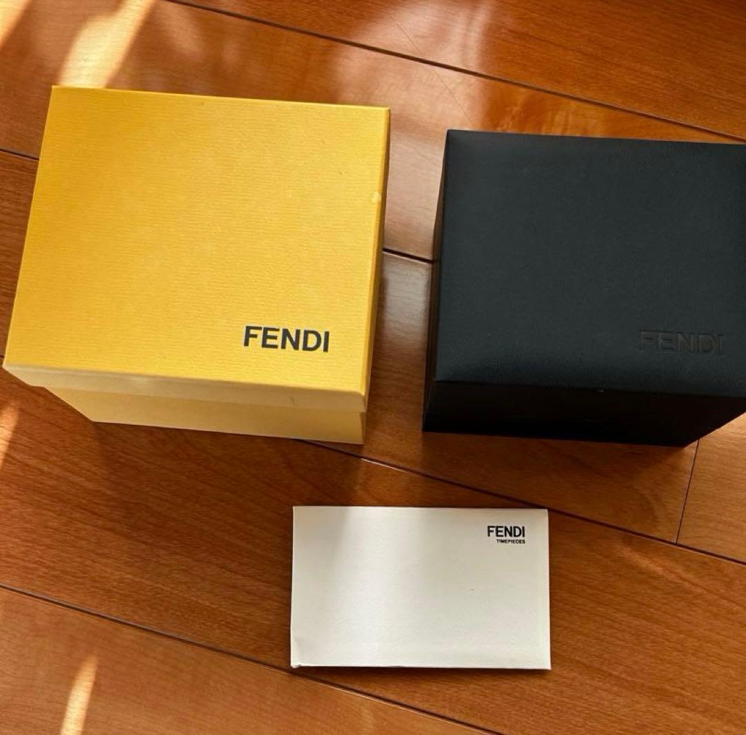 Lily0320V 様FENDI 2700L ピンク クロコダイルレザー 腕時計