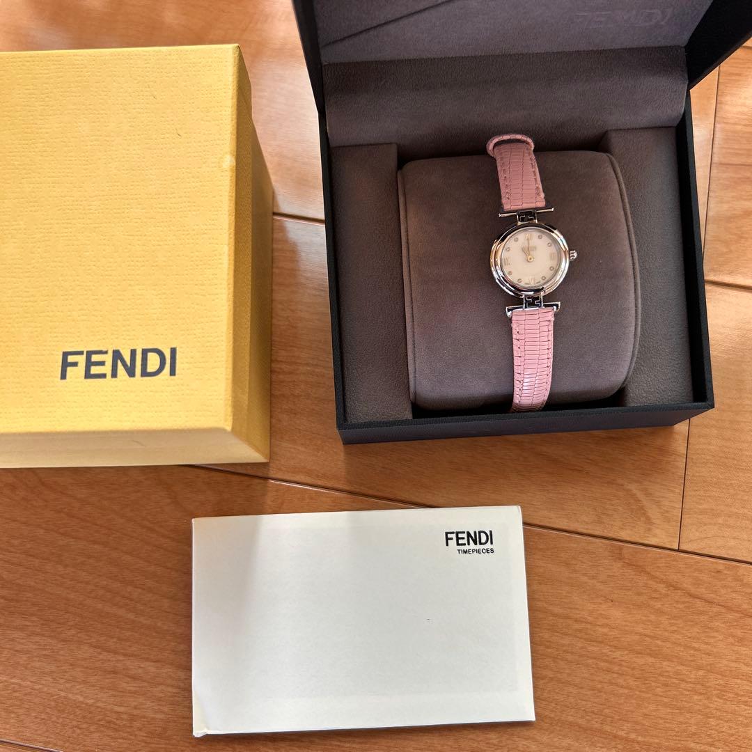 Lily0320V 様FENDI 2700L ピンク クロコダイルレザー 腕時計