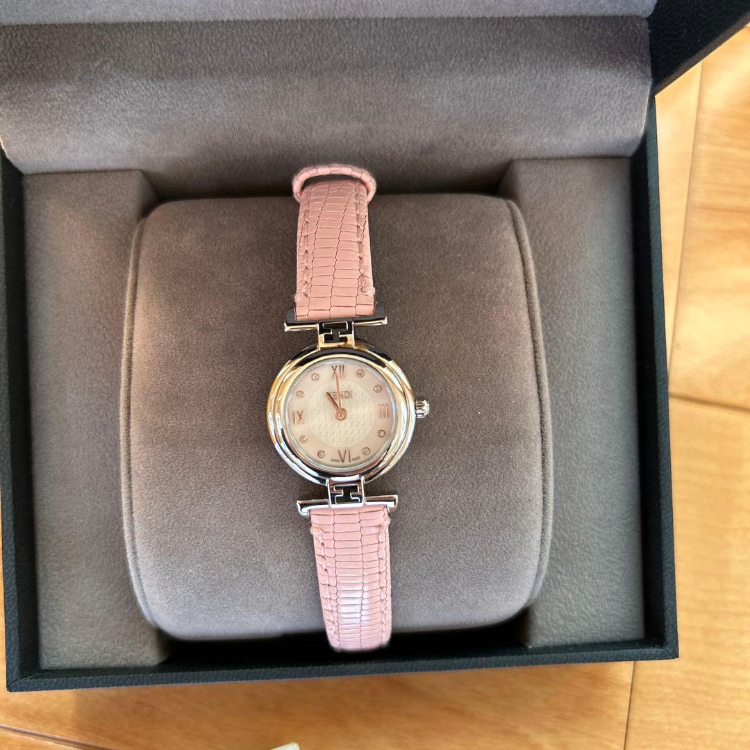 Lily0320V 様FENDI 2700L ピンク クロコダイルレザー 腕時計