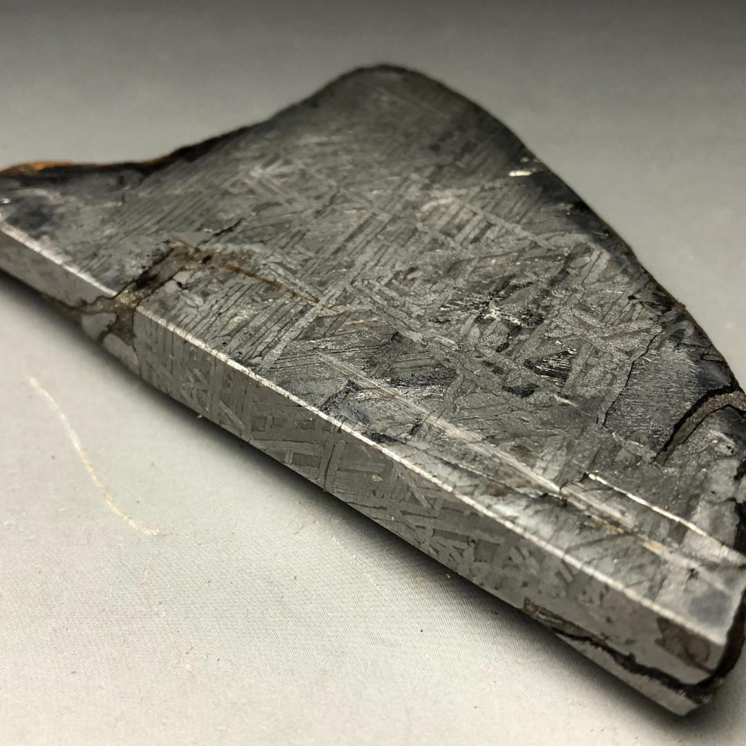 アルタイ隕石　隕石 鉄隕石　エンドカット　ナチュラル　重さ約305ｇ