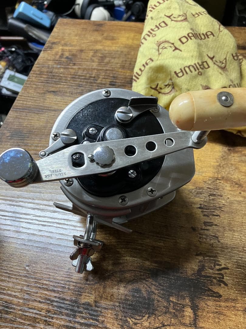 DAIWA 2000Sスピニングリール 木製ハンドル