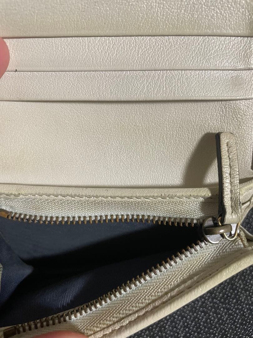 GUCCI 2つ折り財布 ホワイト レザー