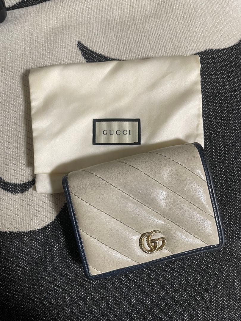 GUCCI 2つ折り財布 ホワイト レザー