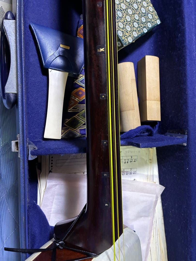 津軽三味線！沈みトチ入り紅木！