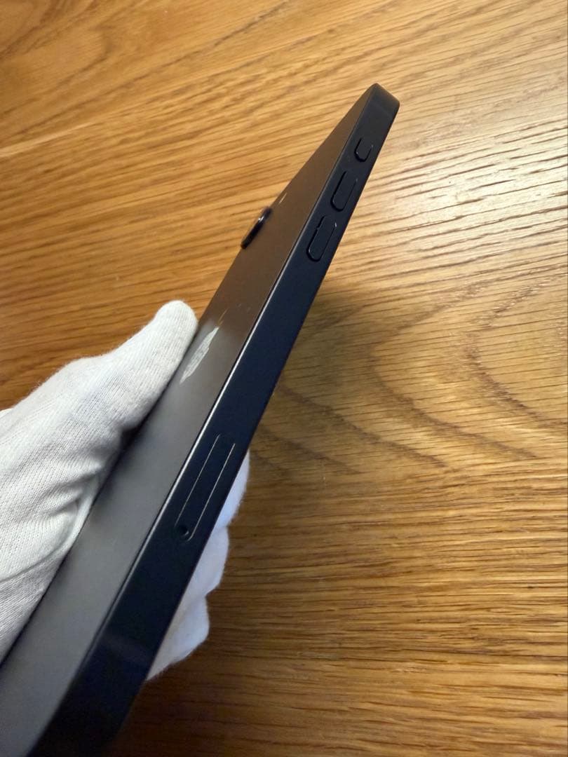 iPhone16e 128GB ブラック本体　新品同様