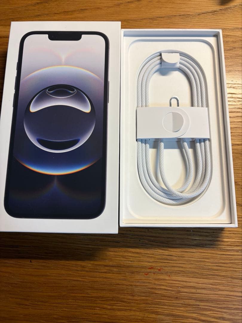 iPhone16e 128GB ブラック本体　新品同様