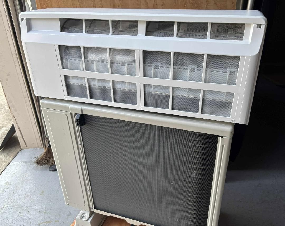 FUJITSU エアコン 2.2kW 6-8畳 2021年製 美品 送料込み❕