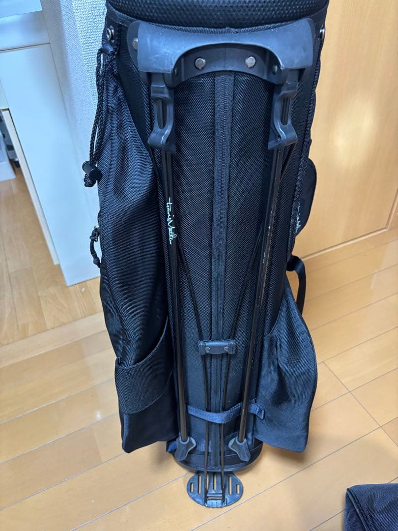 Travis Mathew ブラックキャディバッグ