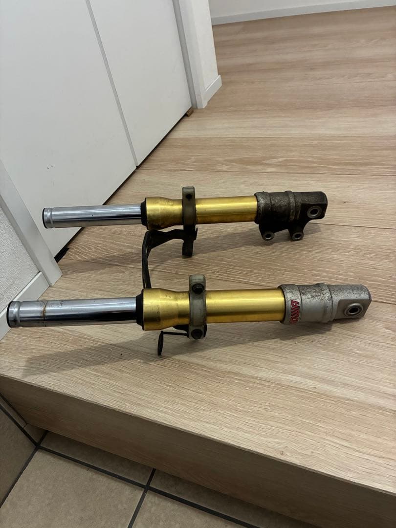 スズキ　ZZ フロントショック　中古　CA1PB SHOWA レア