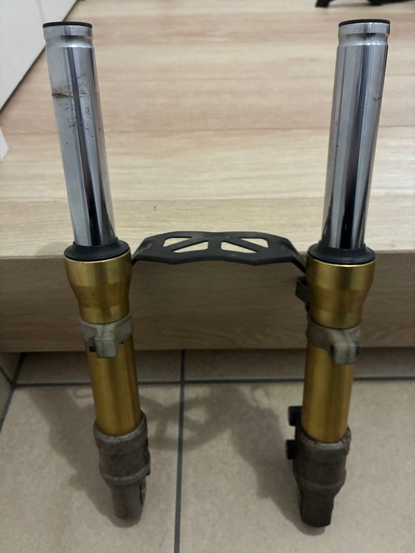 スズキ　ZZ フロントショック　中古　CA1PB SHOWA レア