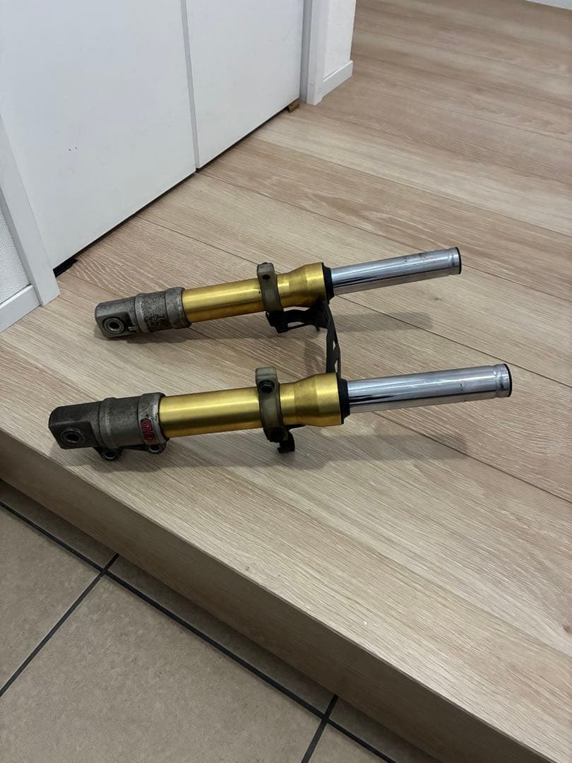 スズキ　ZZ フロントショック　中古　CA1PB SHOWA レア