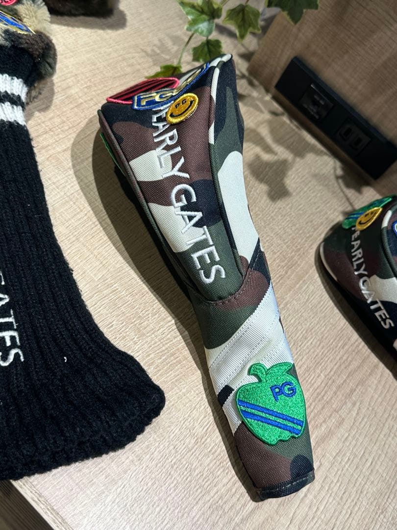 パーリーゲイツ ワッペンカモ柄 スタンド バッグ　ヘッドカバー付