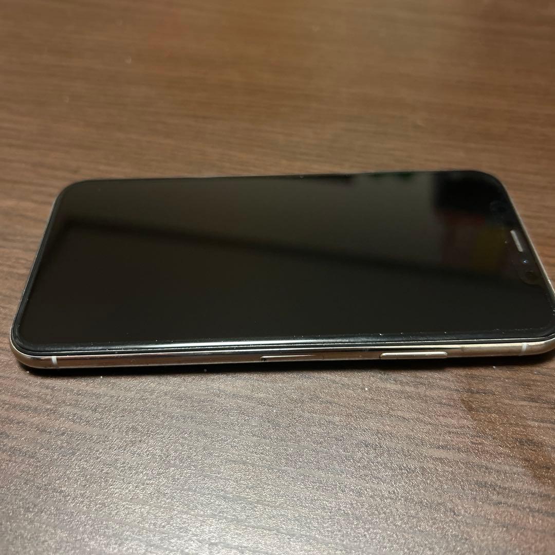 B*2様 iPhoneシルバー 中古品 SIMフリー