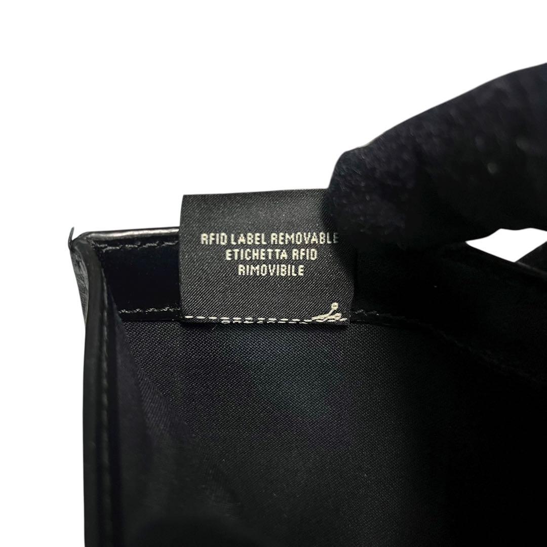 希少✨フェンディ 二つ折り財布 ロゴ 型押し レザー ブラック 黒