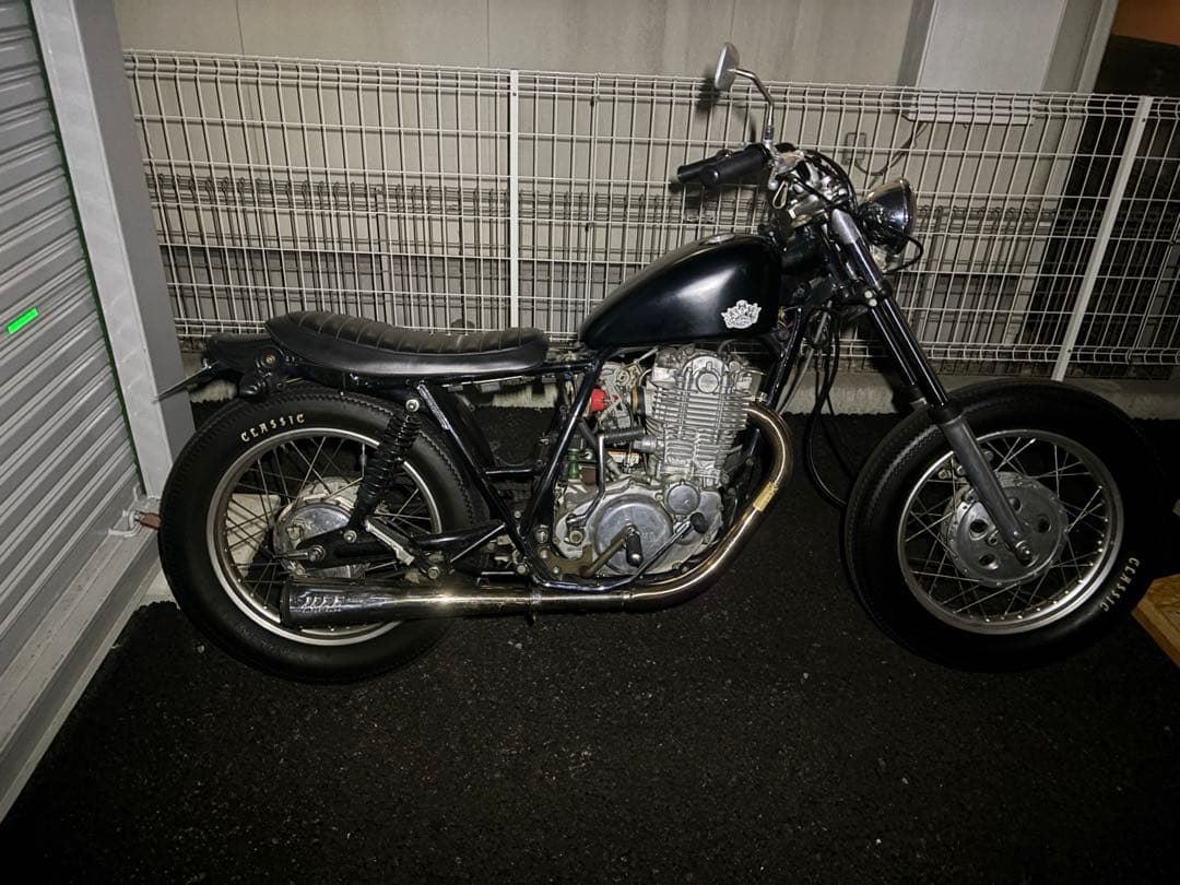 sr400 リアサス　カフェ　ローダウン　2% デイトナ　ボバー　チョッパー